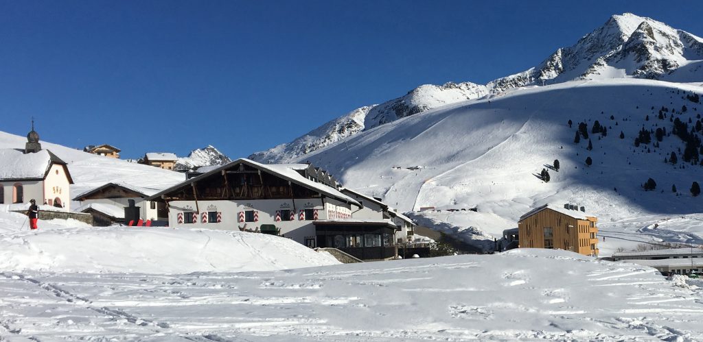 Das Jagdschloss Resort in Winterkulisse - Ferienparadies in Tirol